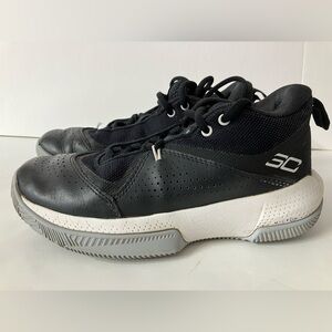 Under Armour SC 3Zero Sneakers, Size 4Y, Black/White/Gray, Lace Ups, Mid Top